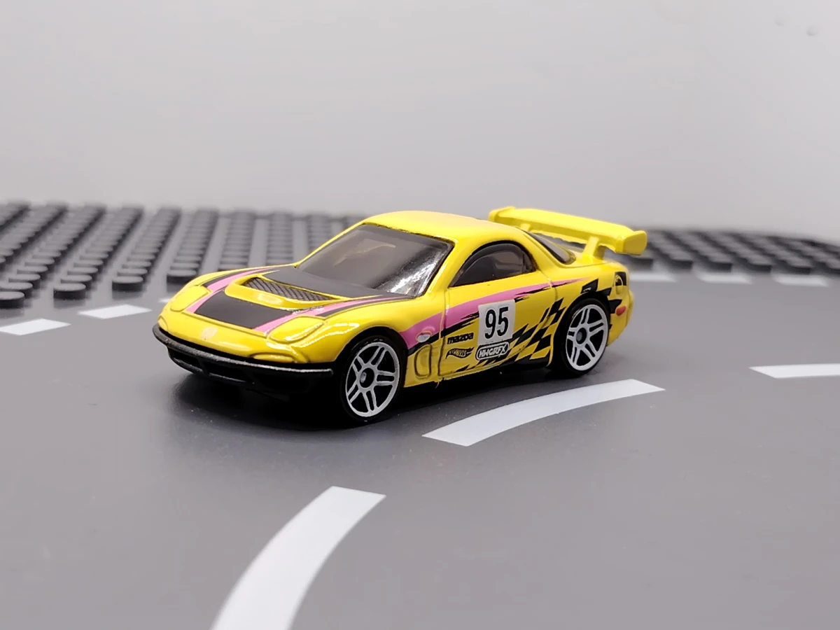 2025 95 Mazda RX-7 Drift Yellow: No Package: Image 3