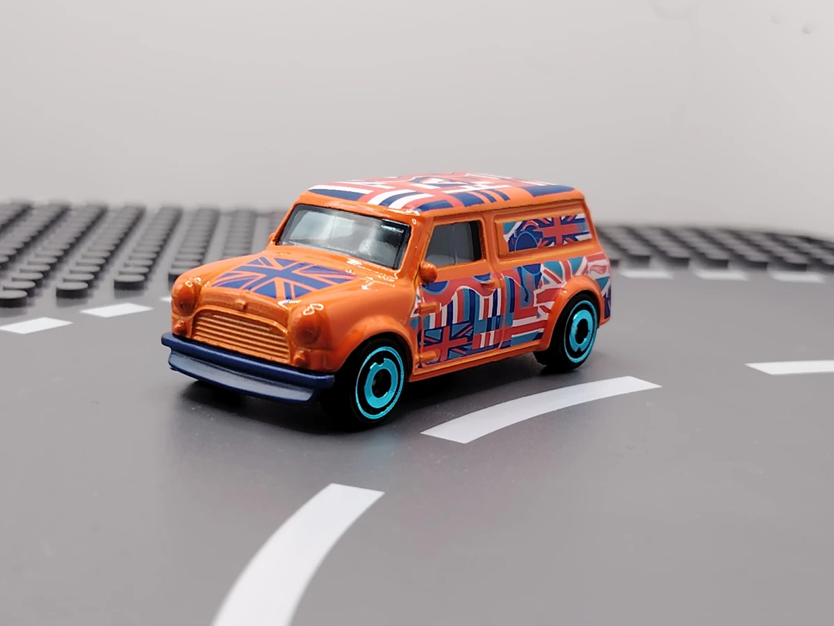 2025 67 Austin Mini Van Orange: No Package: Image 3