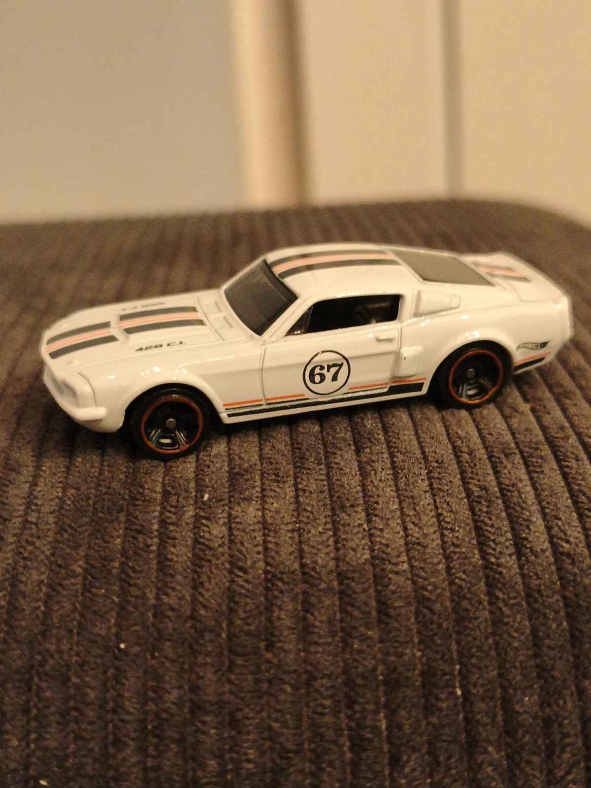 2025 67 Shelby GT500 White: Short: Image 2