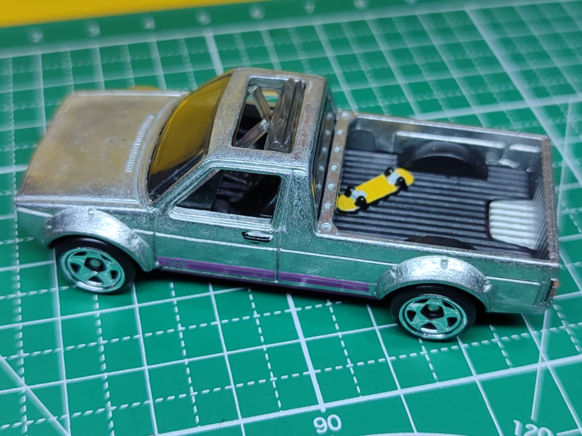 2024 Volkswagen Caddy ZAMAC: No Package: Image 2