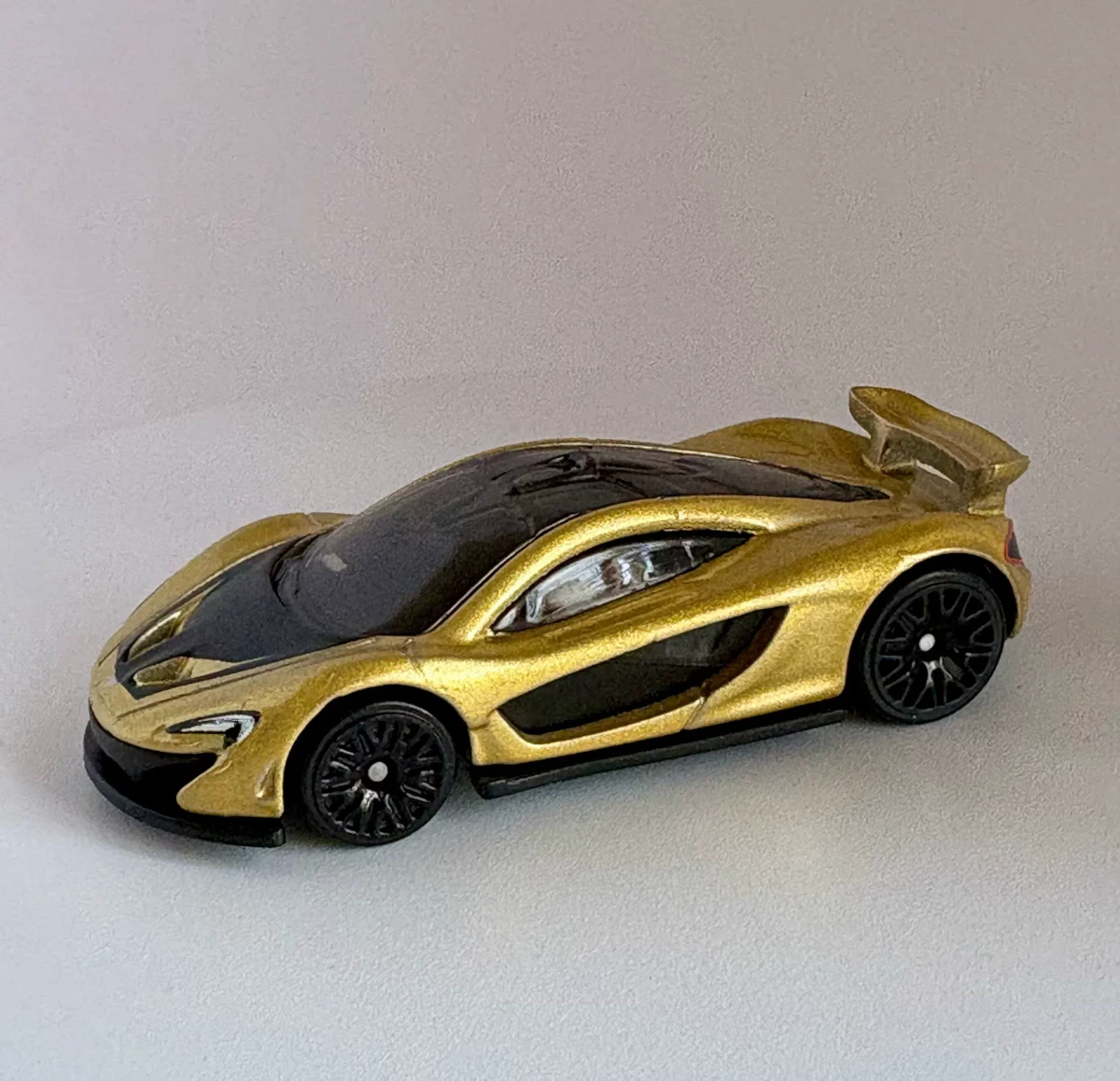 2025 McLaren P1 Gold: No Package: Image 2