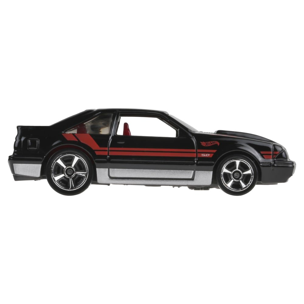 2025 92 Ford Mustang Black: Image 6