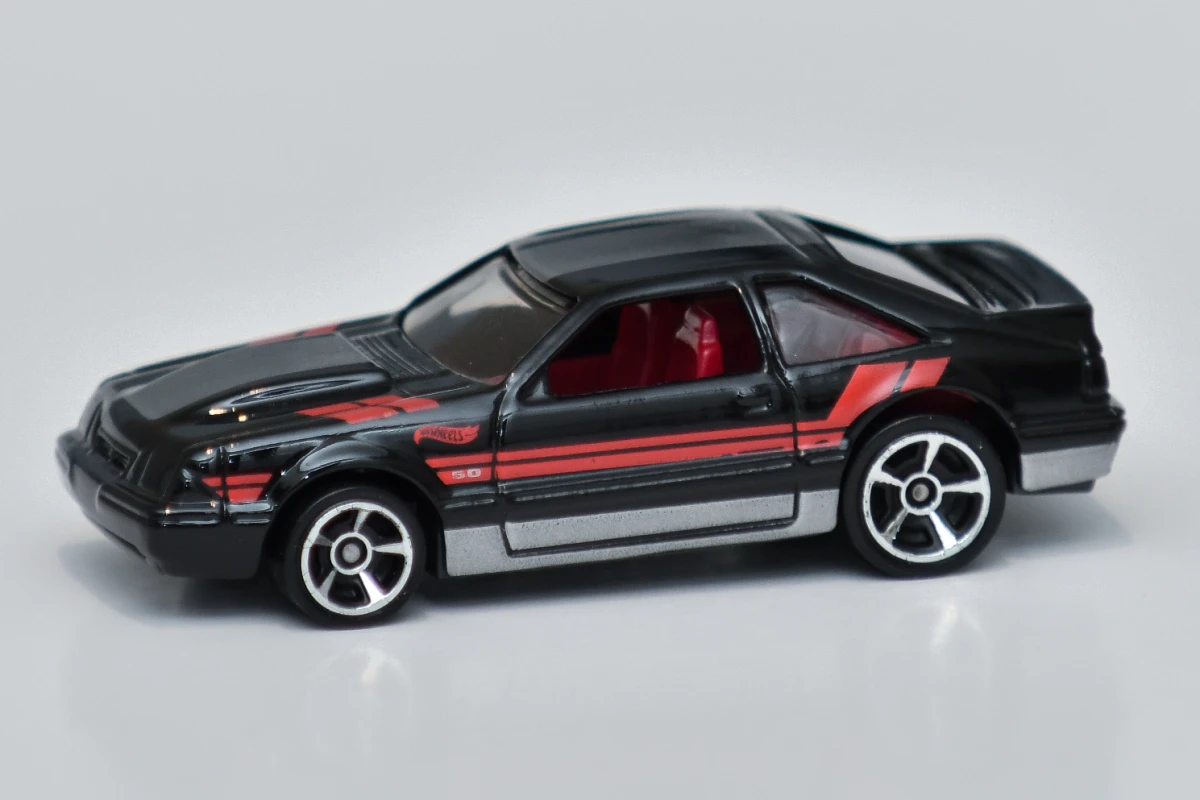 2025 92 Ford Mustang Black: No Package: Image 4