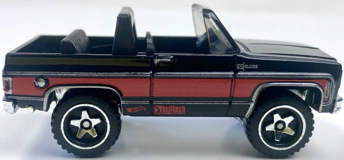 2025 75 Chevy Blazer Custom Black: No Package: Image 5