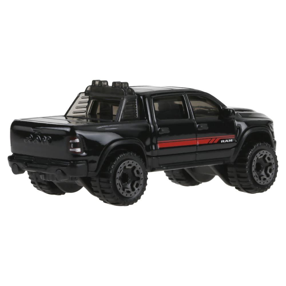 2025 23 RAM 1500 Black: Image 4
