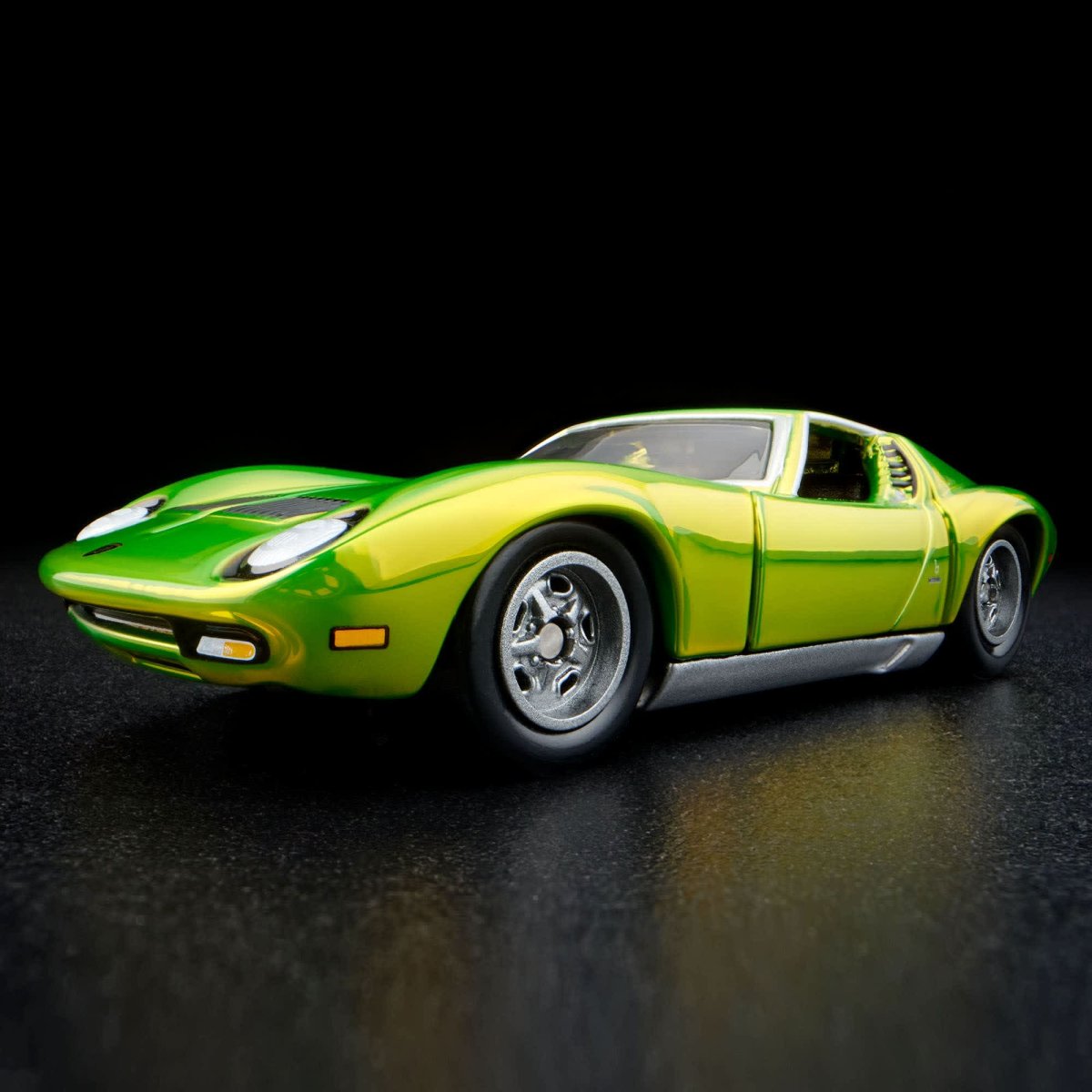 2025 71 Lamborghini Miura P400 SV Lime: Image 2