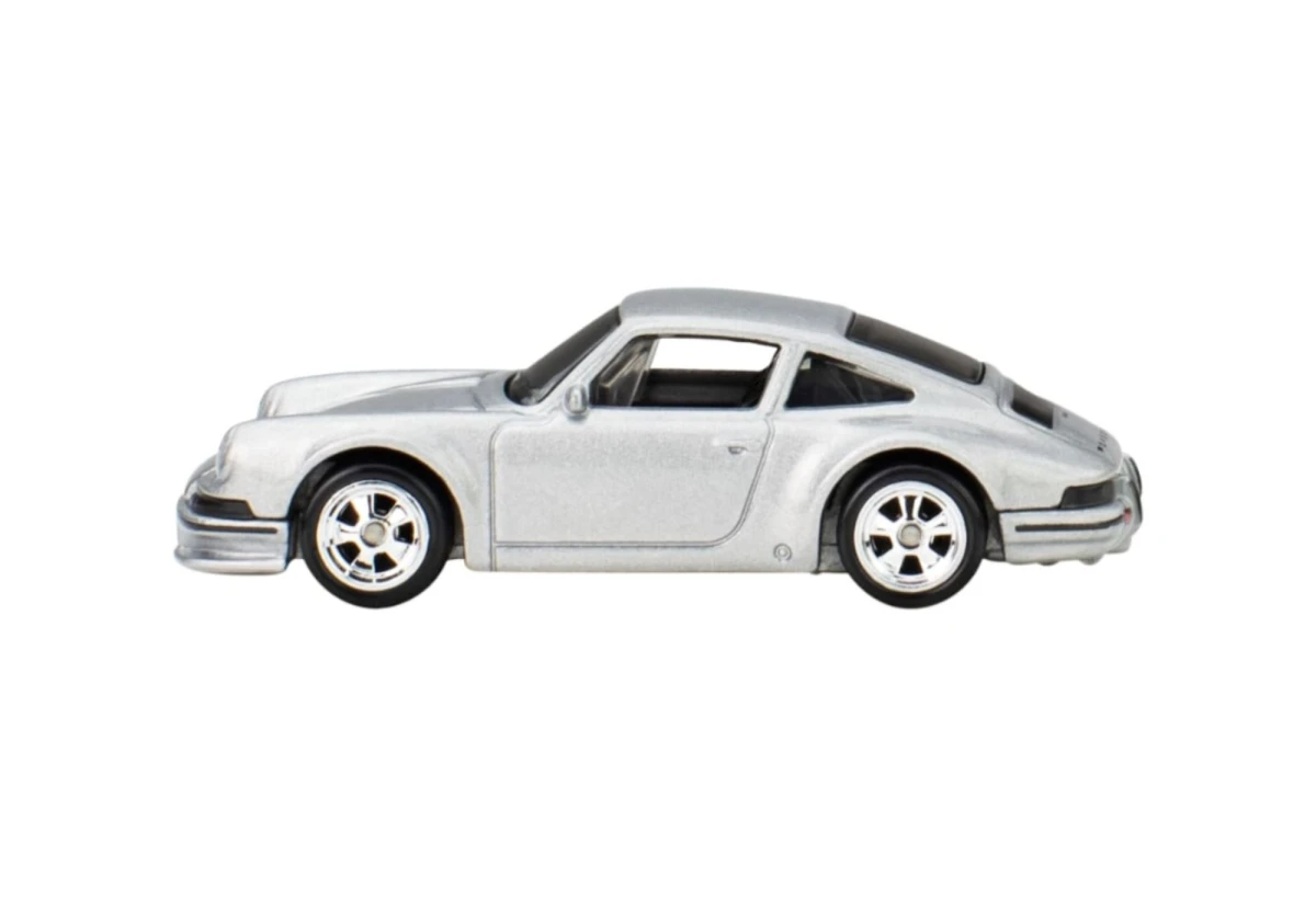 2025 71 Porsche 911 Silver: Long (US): Image 4