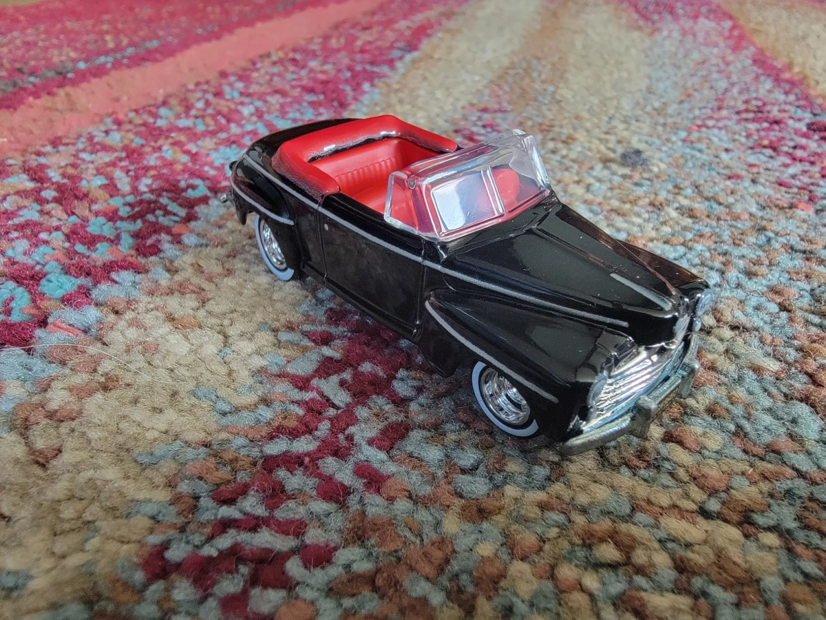 2025 Ford Super De Luxe Black: No Package: Image 2