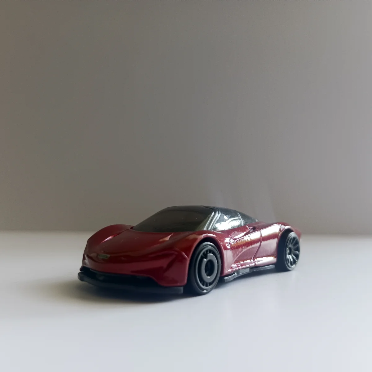 2025 McLaren Speedtail Red: No Package: Image 3