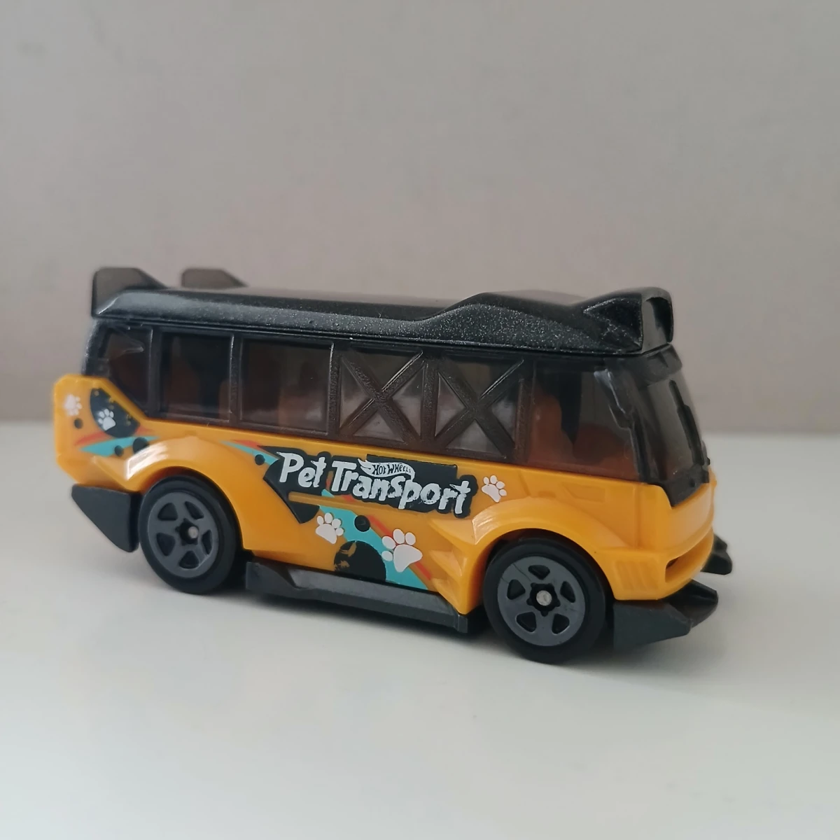 2025 Kowloon'd Hypervan Yellow: No Package: Image 2