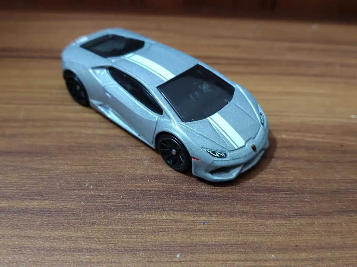 2025 Lamborghini Huracán LP 610-4 Silver: No Package: Image 3