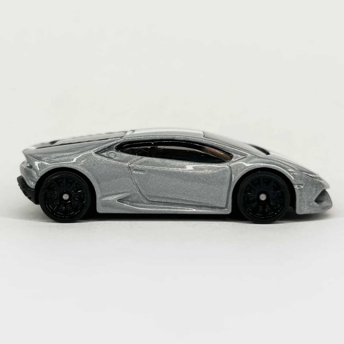 2025 Lamborghini Huracán LP 610-4 Silver: No Package: Image 2