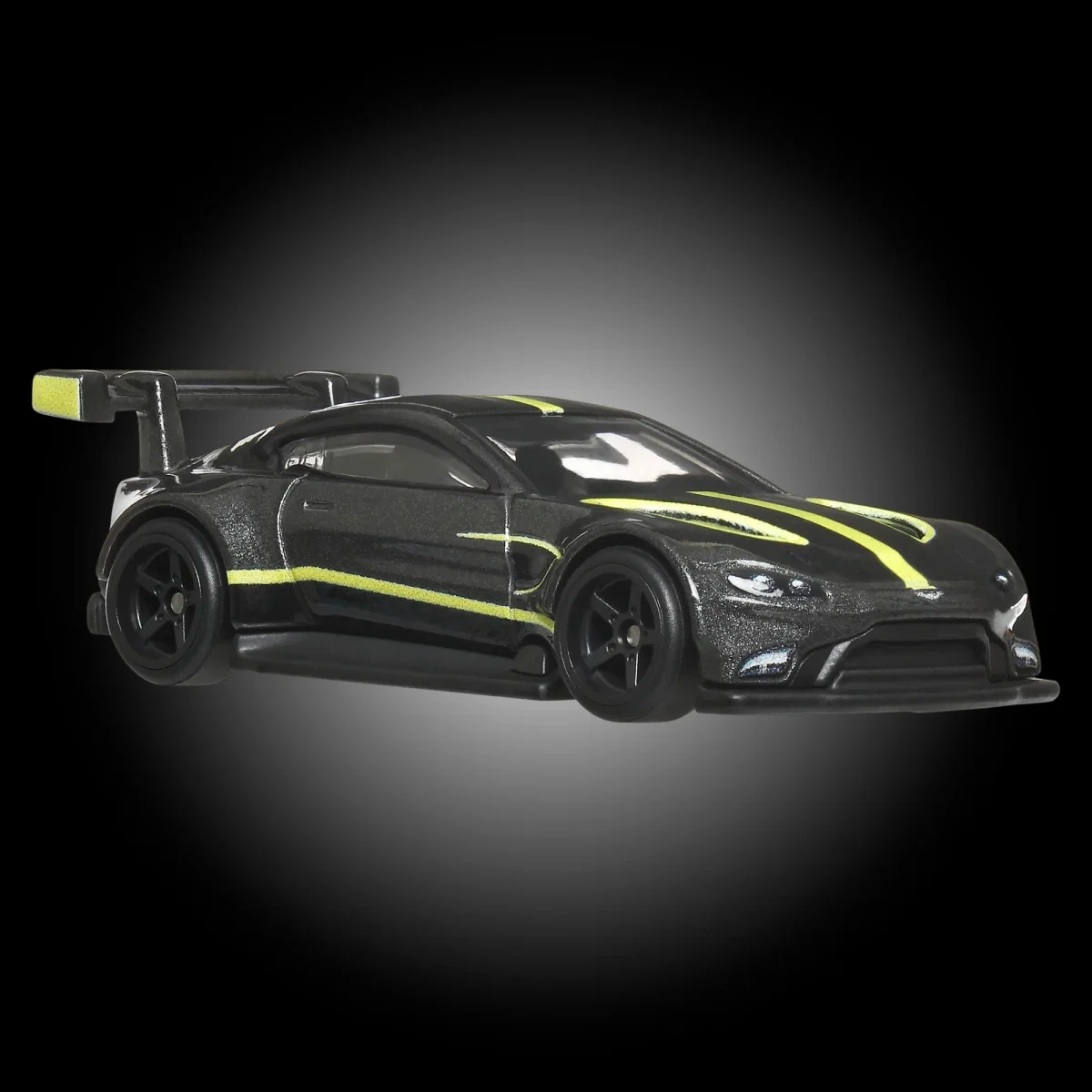 2025 Aston Martin Vantage GTE Grey: Image 2