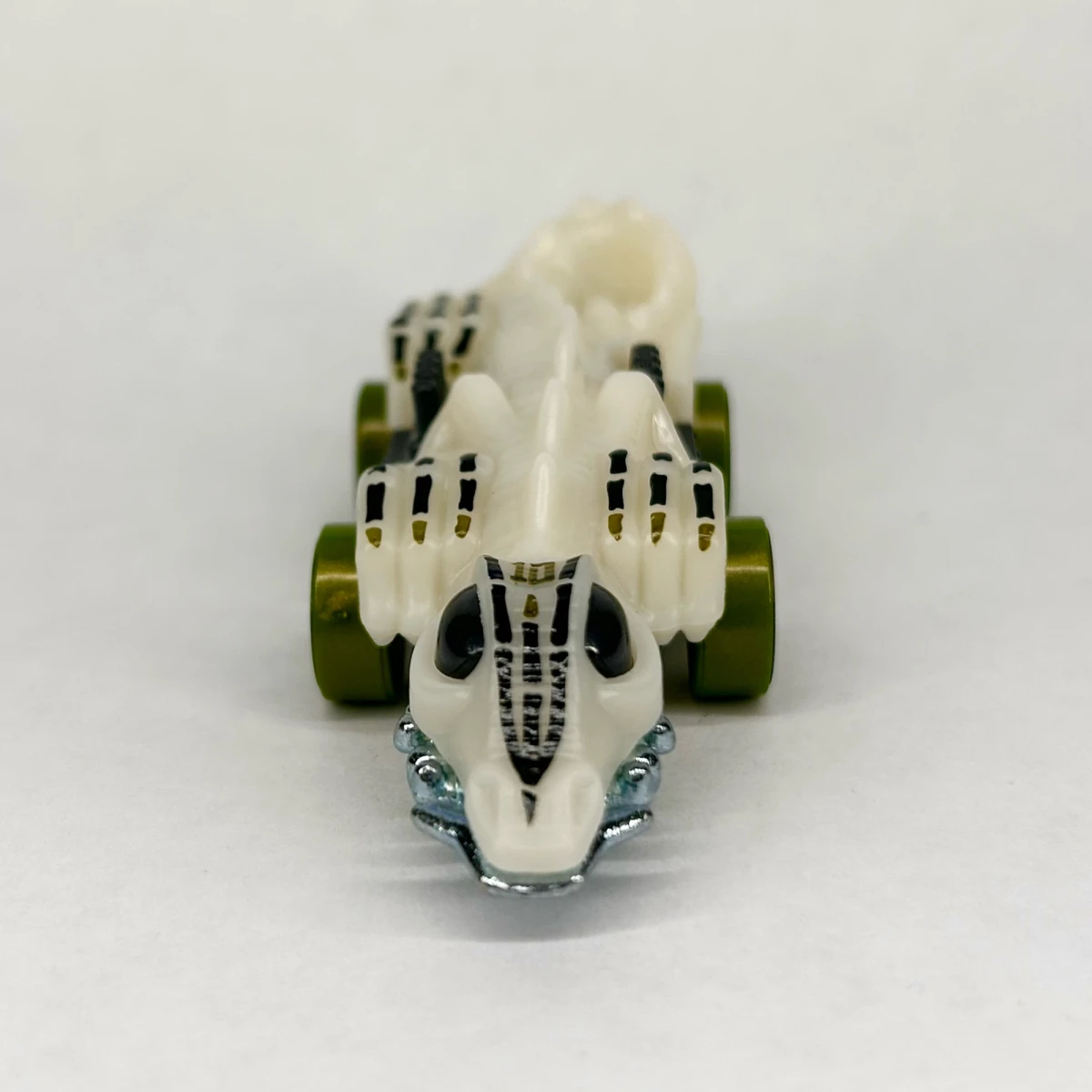 2025 Fangster White: No Package: Image 3