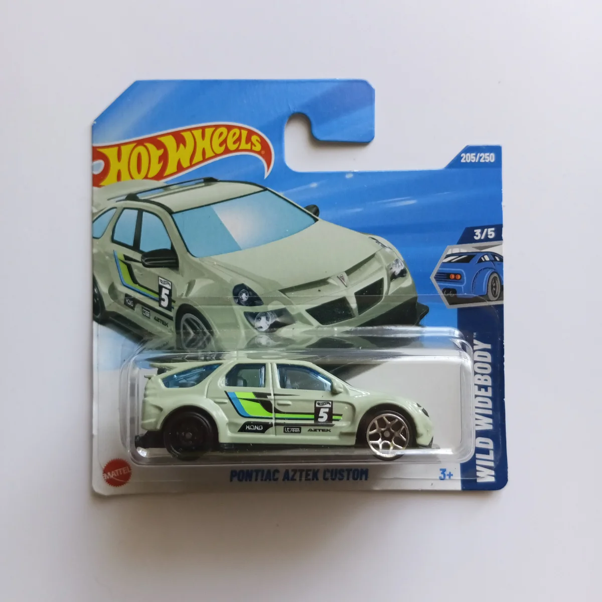 2025 Pontiac Aztek Custom Green: Short: Image 2