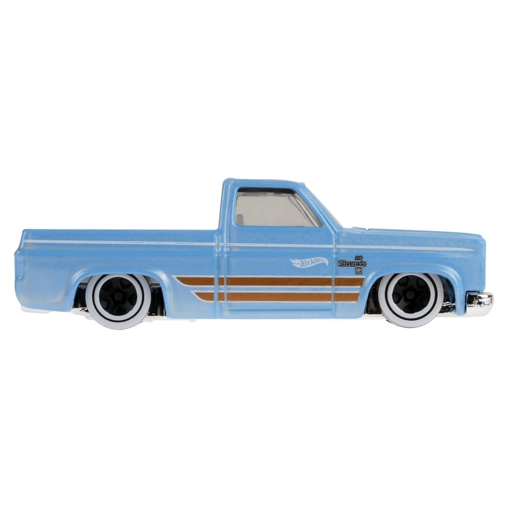 2025 83 Chevy Silverado Blue: Image 4