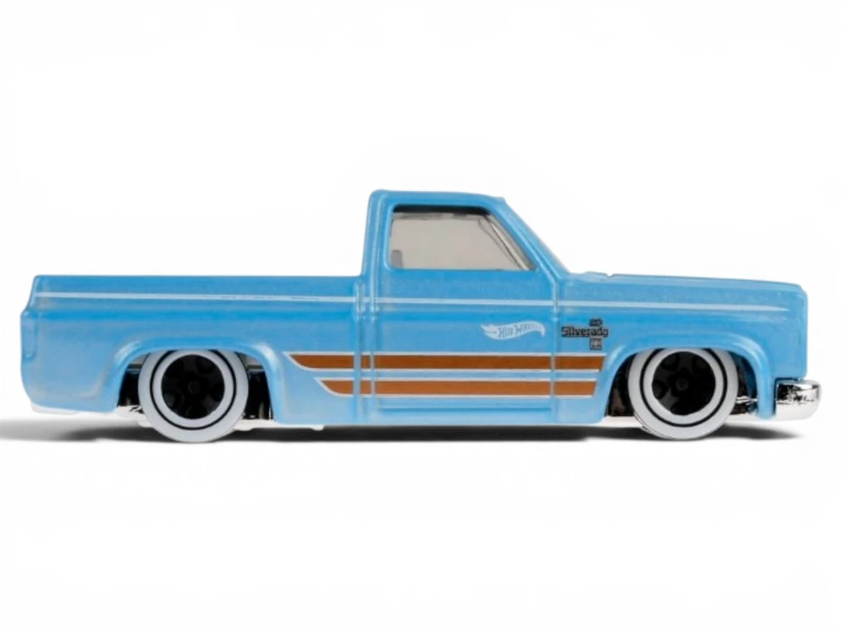 2025 83 Chevy Silverado Blue: No Package: Image 2
