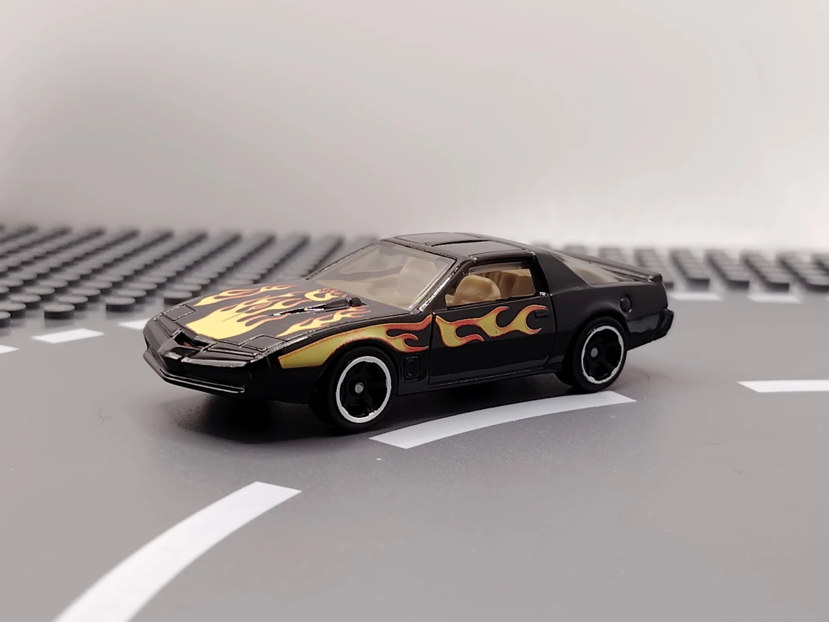 2025 K.I.T.T. Black: No Package: Image 2