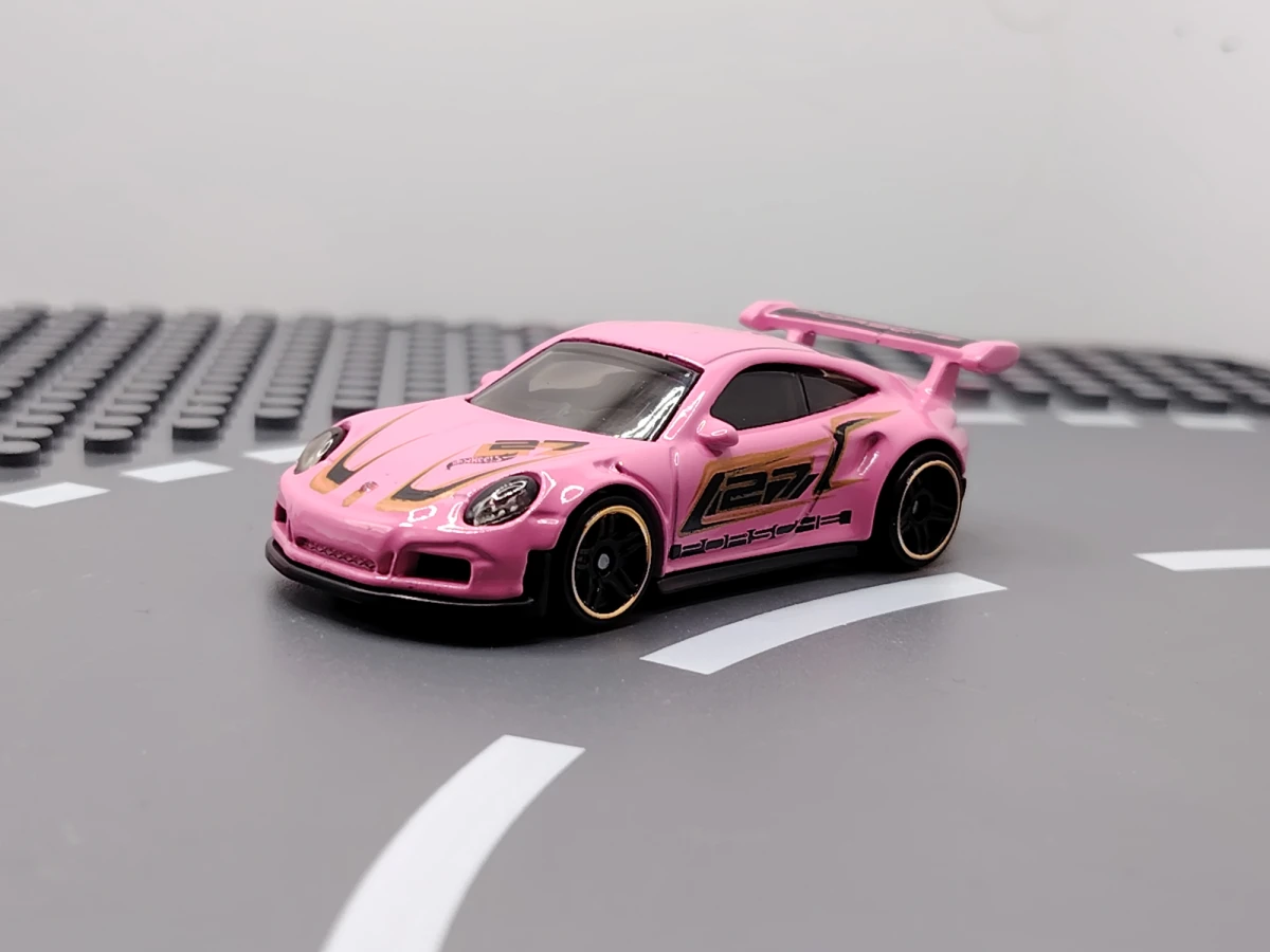 2025 Porsche 911 GT3 RS Pink: No Package: Image 2