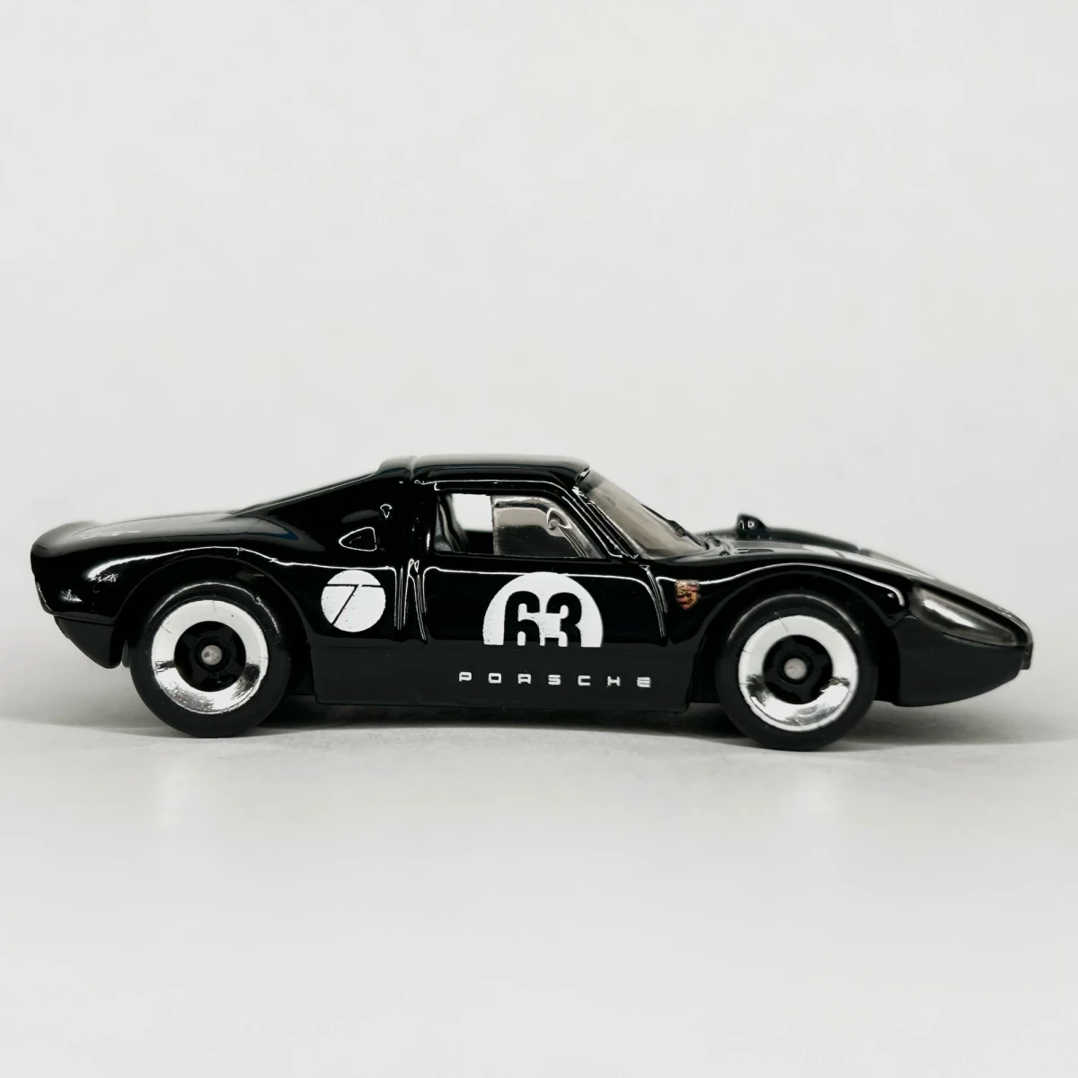 2025 Porsche 904 Carrera GTS Black: No Package: Image 8