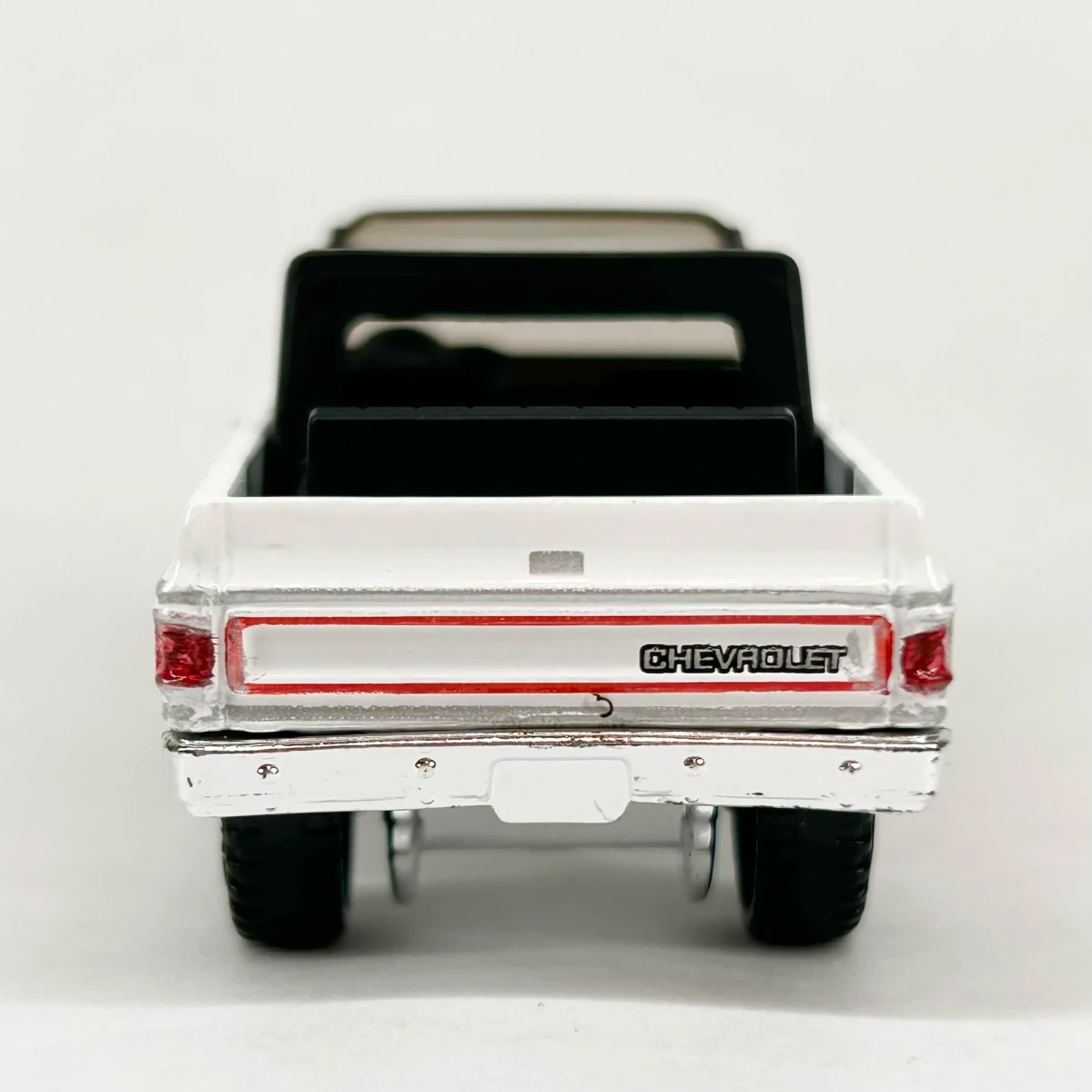 2025 75 Chevy Blazer Custom White: No Package: Image 6