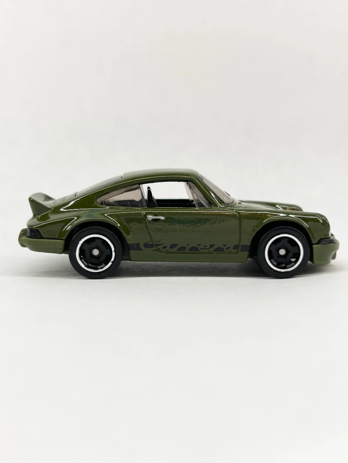 2025 Porsche 911 Carrera RS 2.7 Green: No Package: Image 2