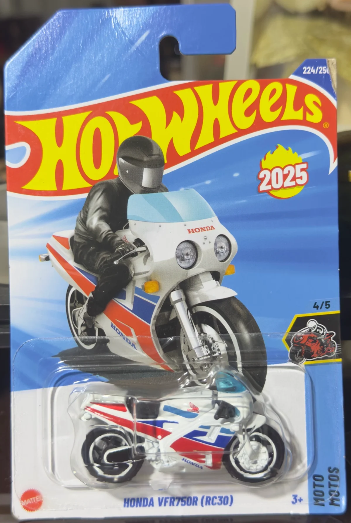 2025 Honda VFR750R (RC30) White: Long (INT): Image 2