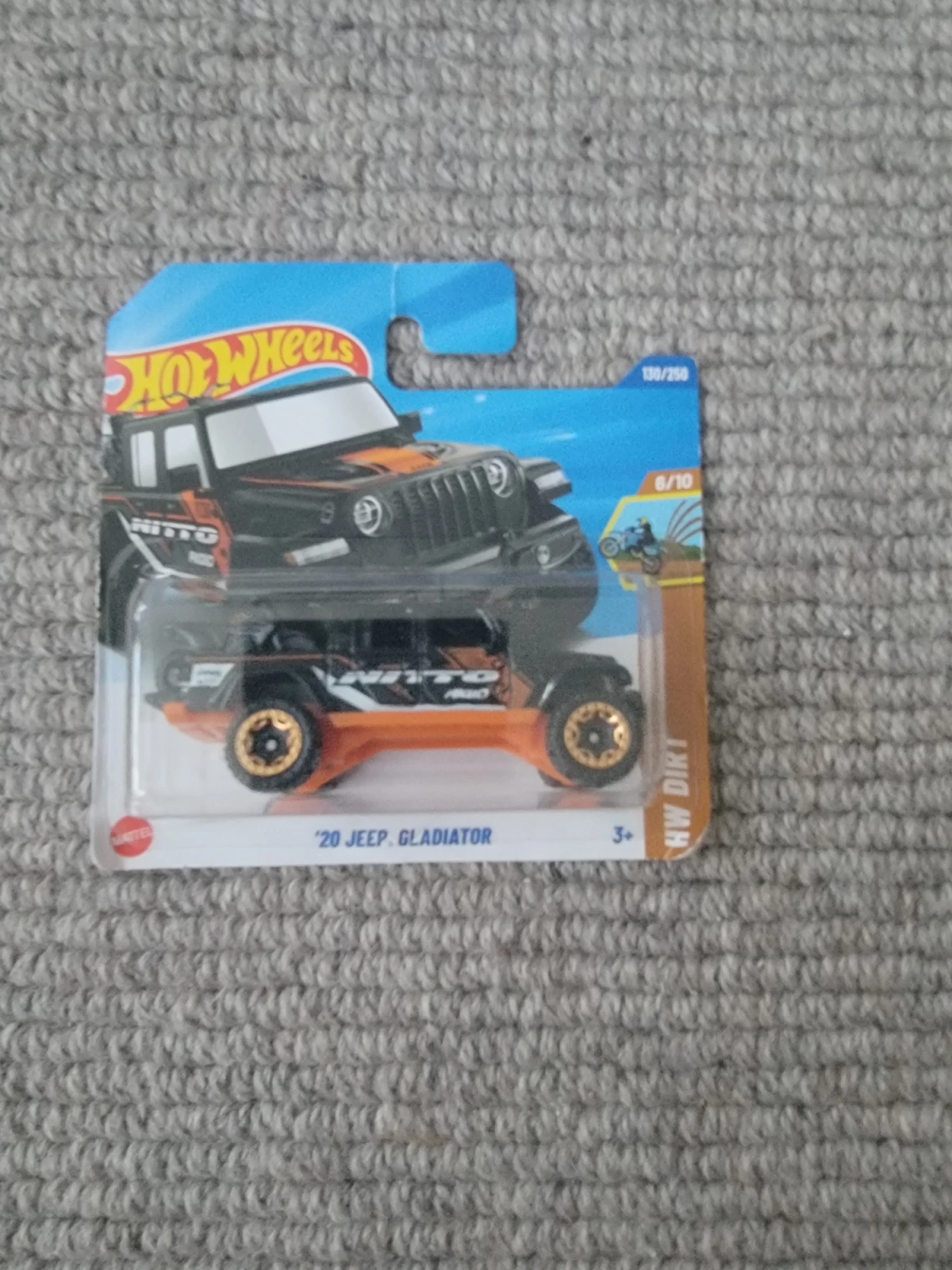 2025 20 Jeep Gladiator Black: Short: Image 2