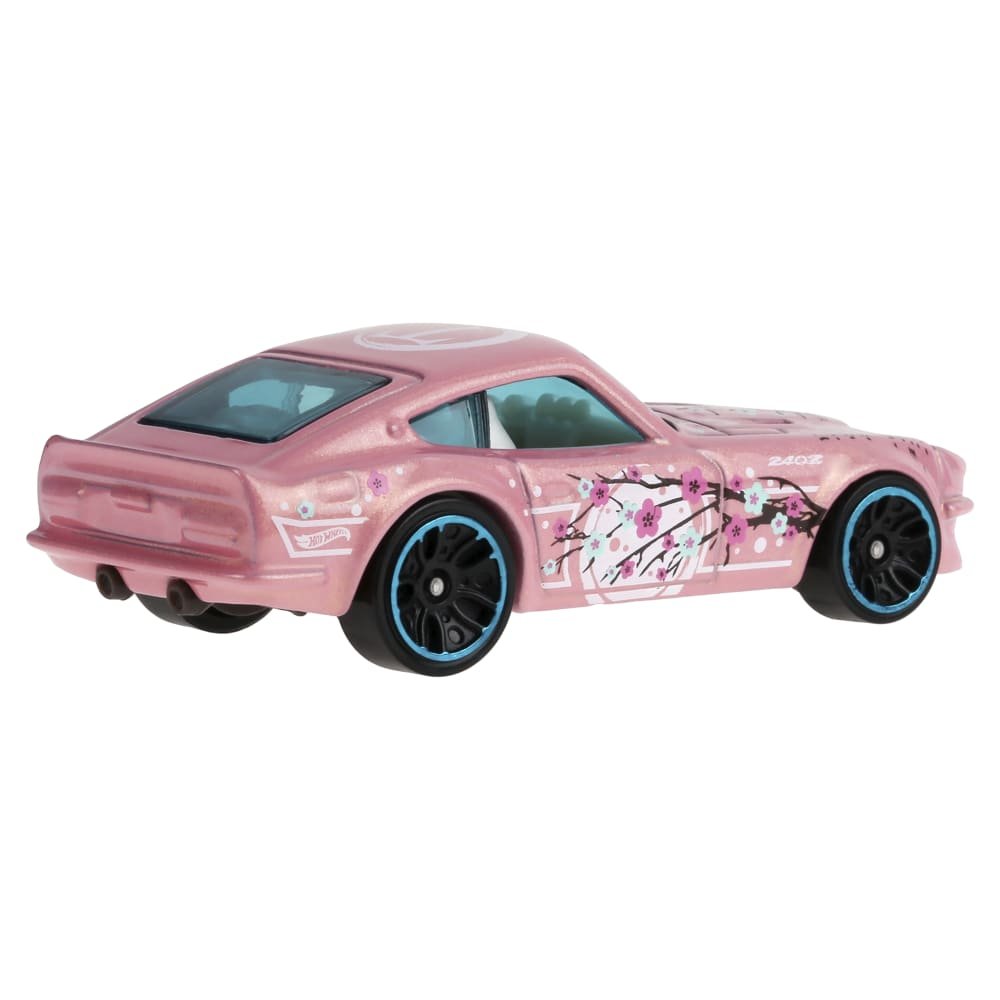 2025 Datsun 240Z Pink: Image 5