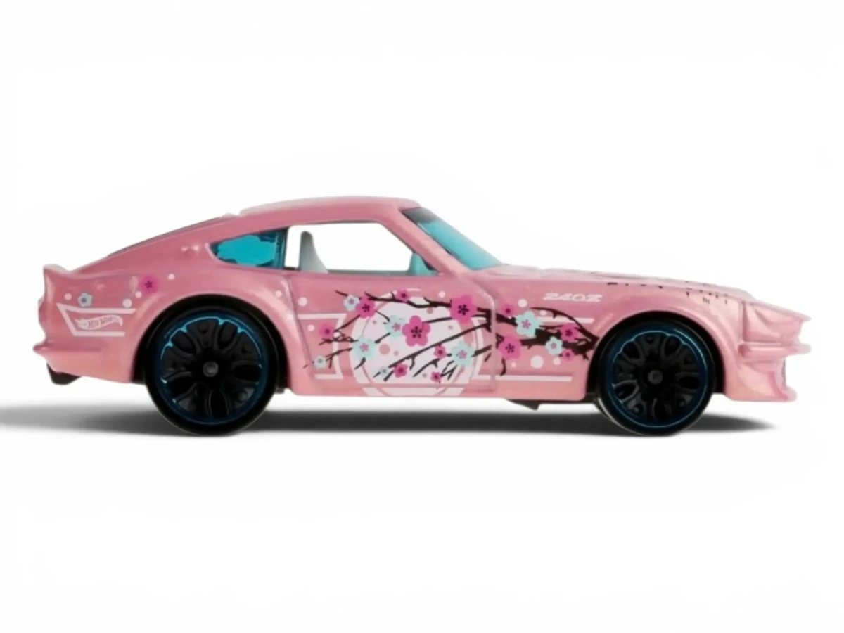 2025 Datsun 240Z Pink: No Package: Image 4