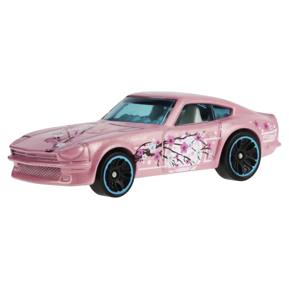 2025 Datsun 240Z Pink: Image 4