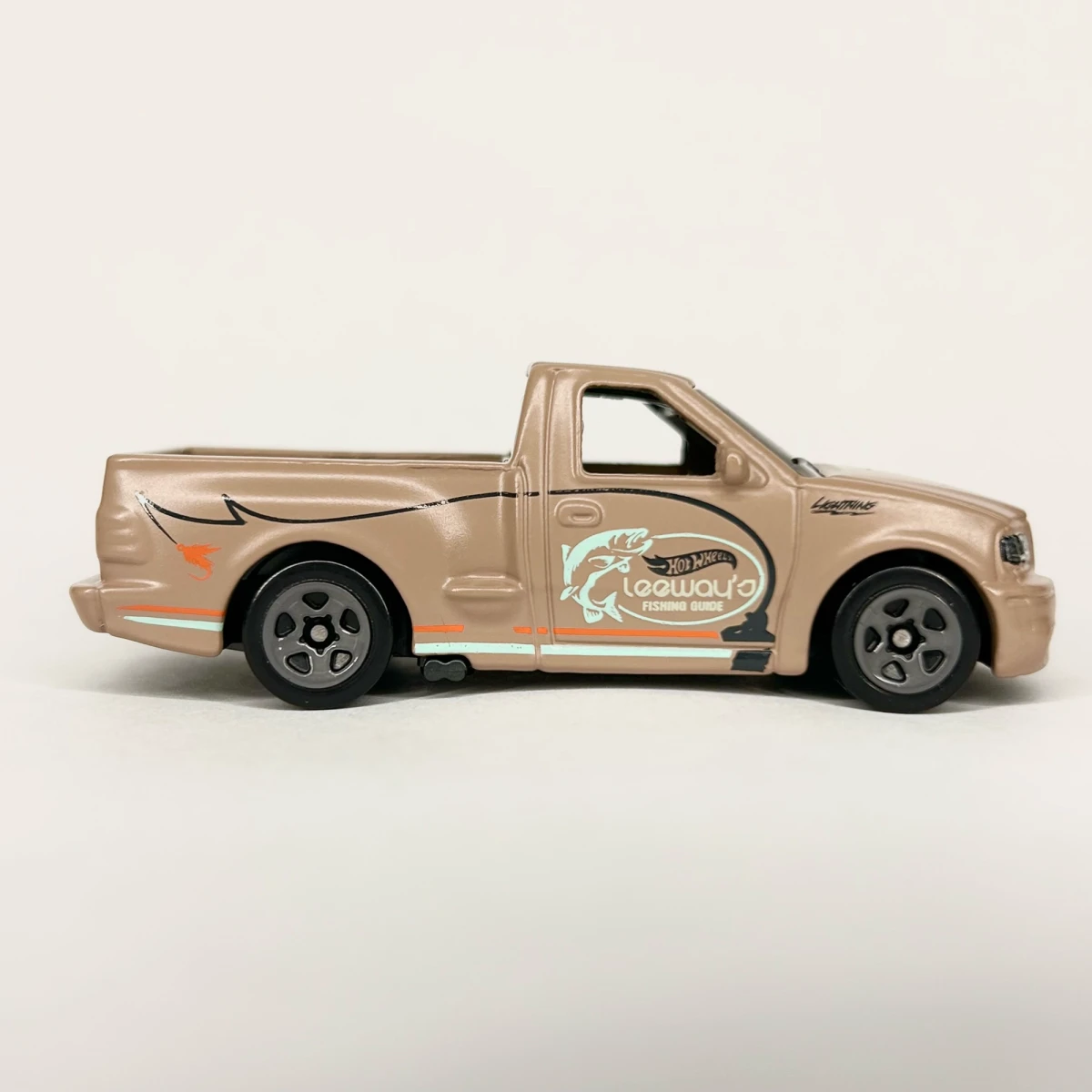 2025 99 Ford F-150 SVT Lightning: No Package: Image 7