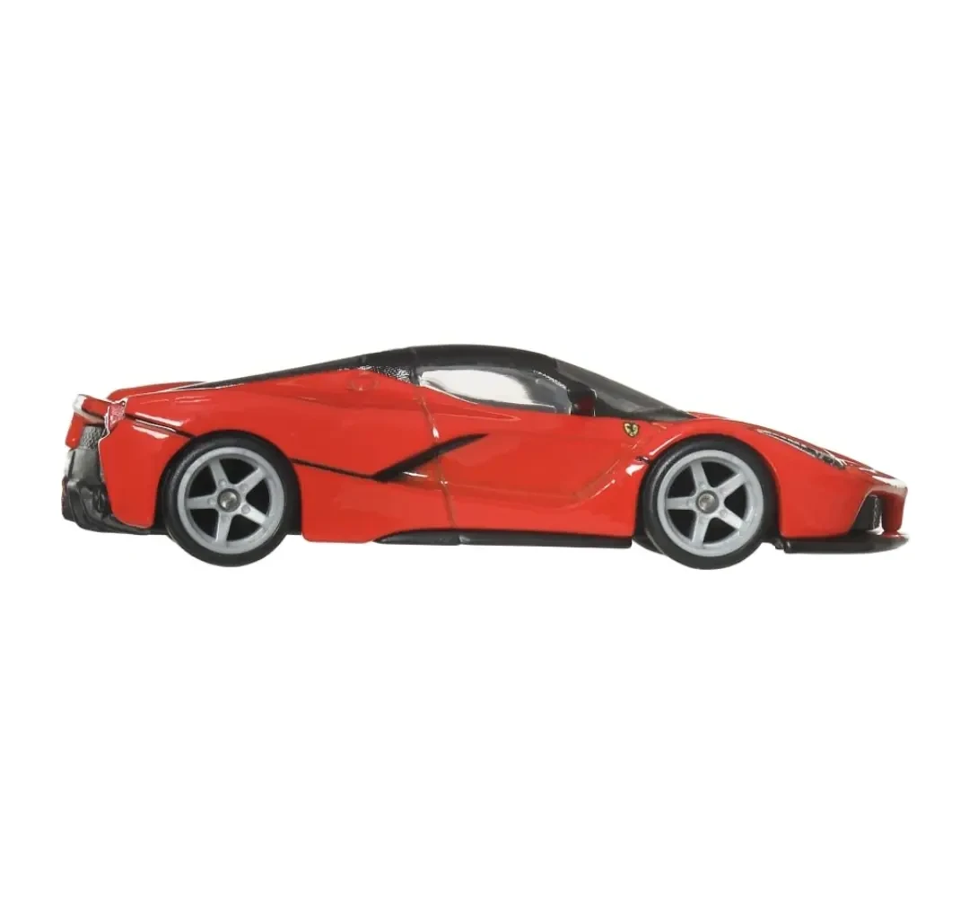 2025 LaFerrari Red: Image 3