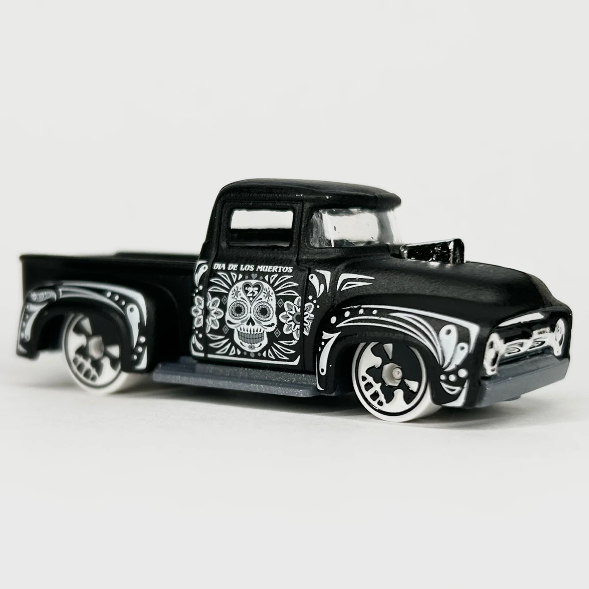 2025 Custom '56 Ford Truck Black: No Package: Image 4
