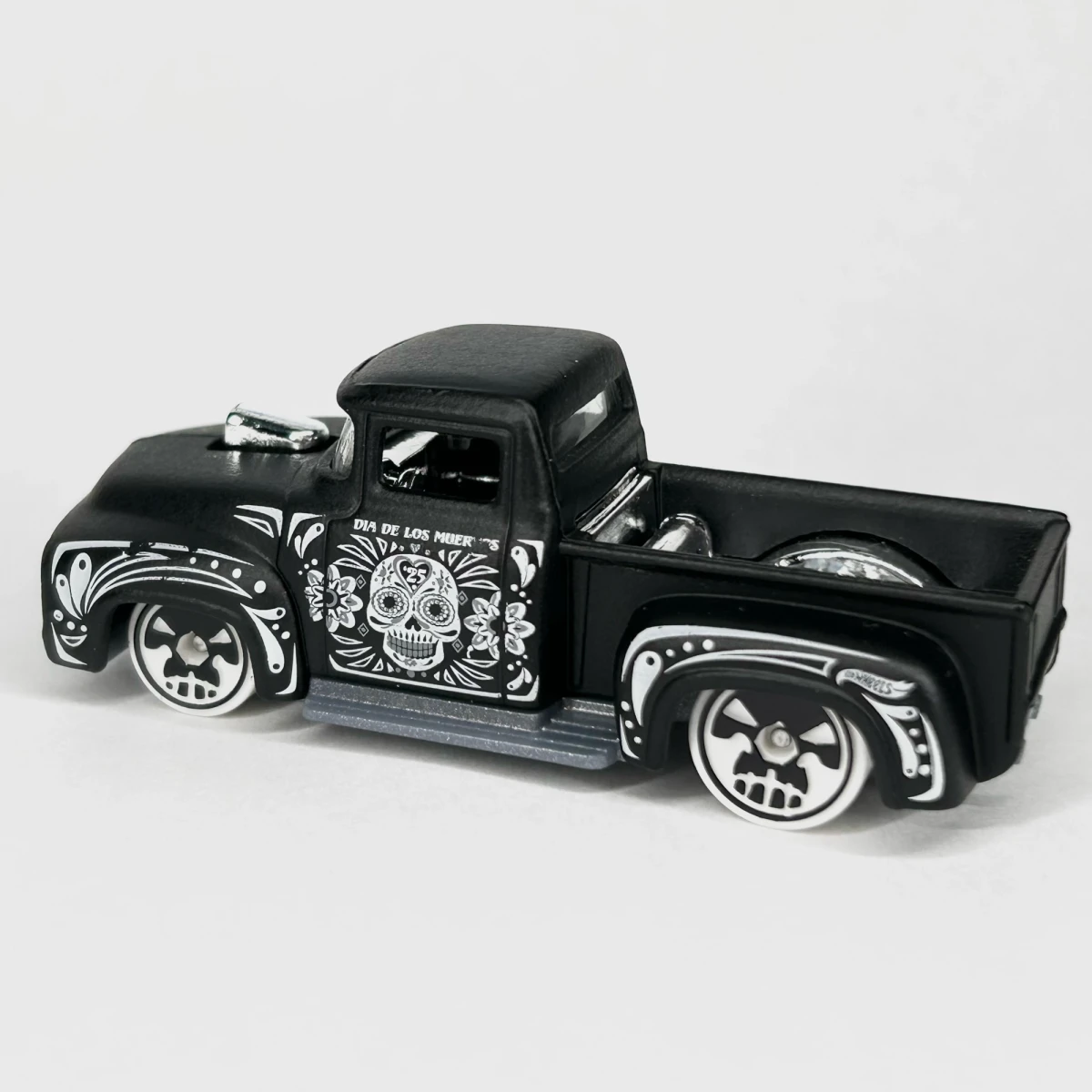 2025 Custom '56 Ford Truck Black: No Package: Image 3