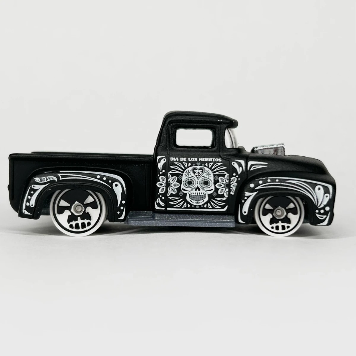 2025 Custom '56 Ford Truck Black: No Package: Image 5