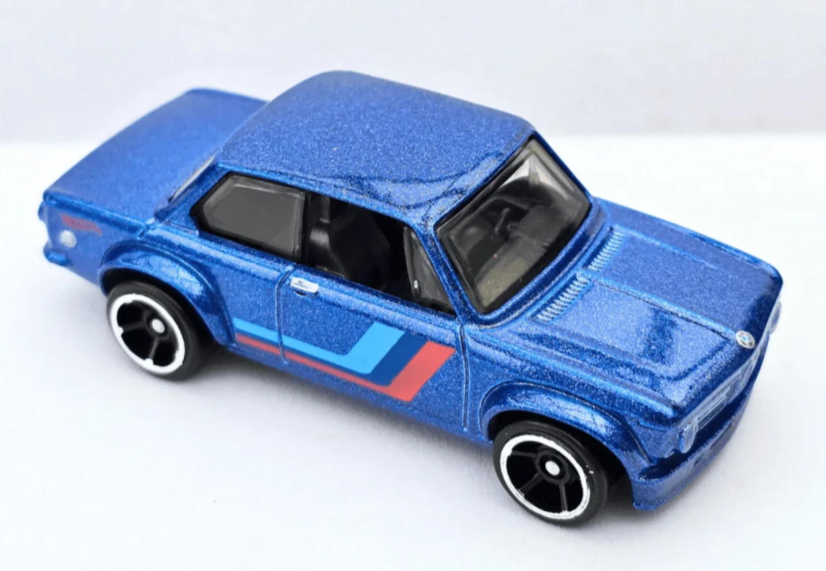 2025 BMW 2002 Blue: No Package: Image 4