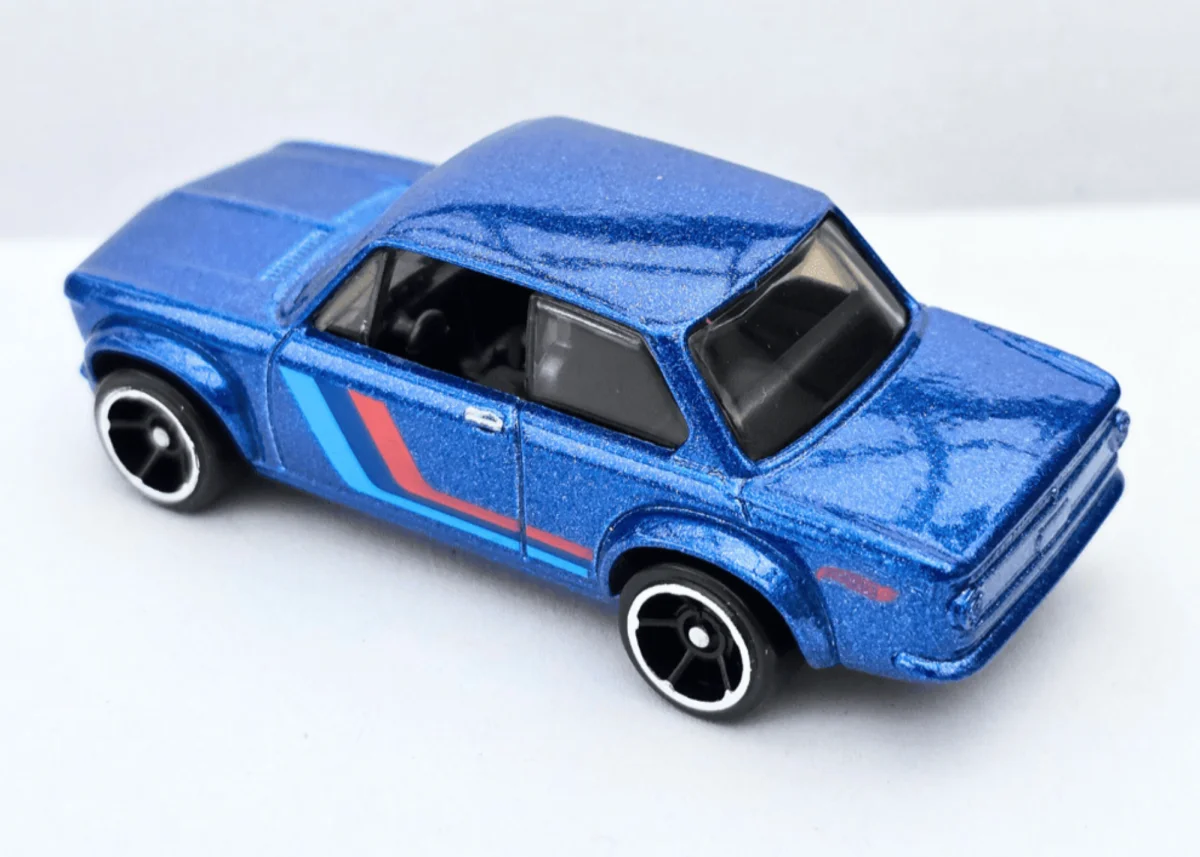 2025 BMW 2002 Blue: No Package: Image 5