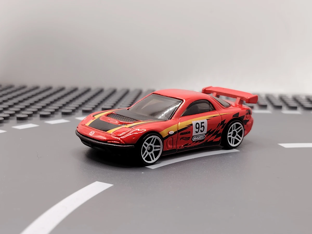 2025 95 Mazda RX-7 Drift Red: No Package: Image 4