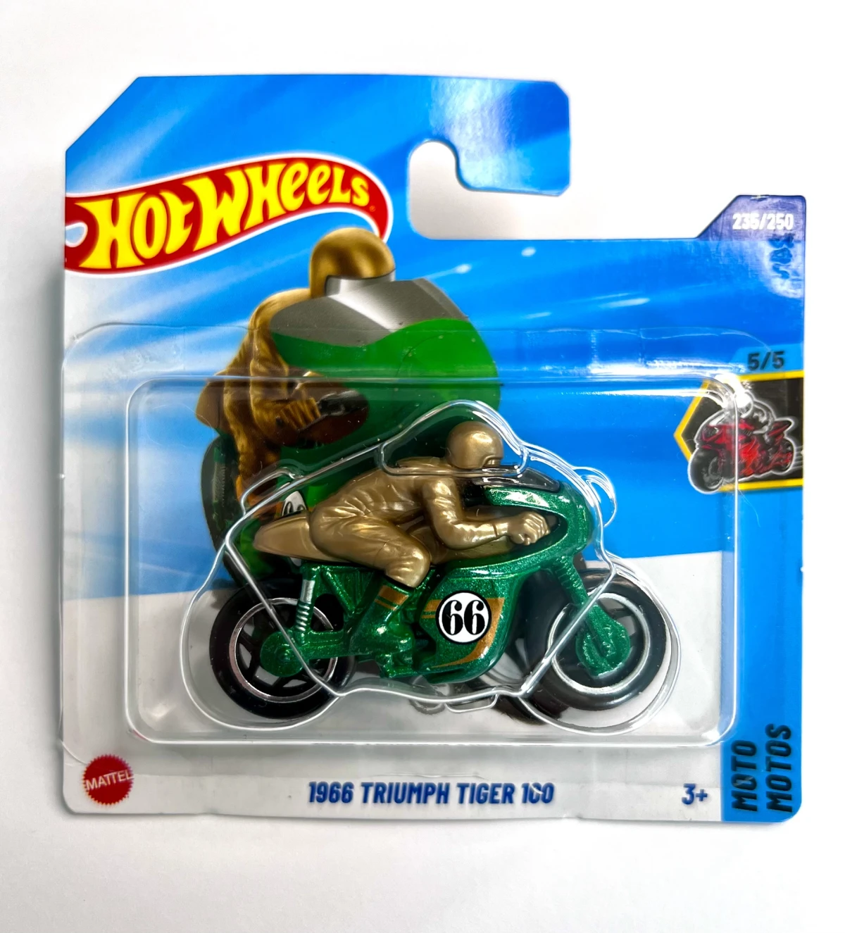 2025 1966 Triumph Tiger 100 Green: Short: Image 2