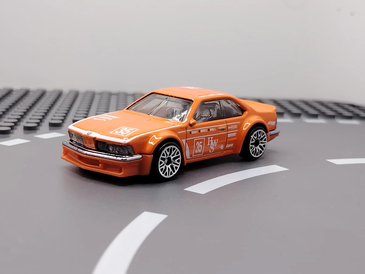 2025 BMW 635 CSi Orange: No Package: Image 3
