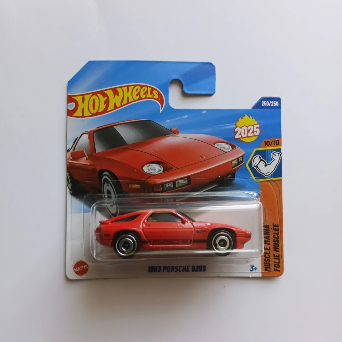 2025 1983 Porsche 928S Red: Short: Image 2