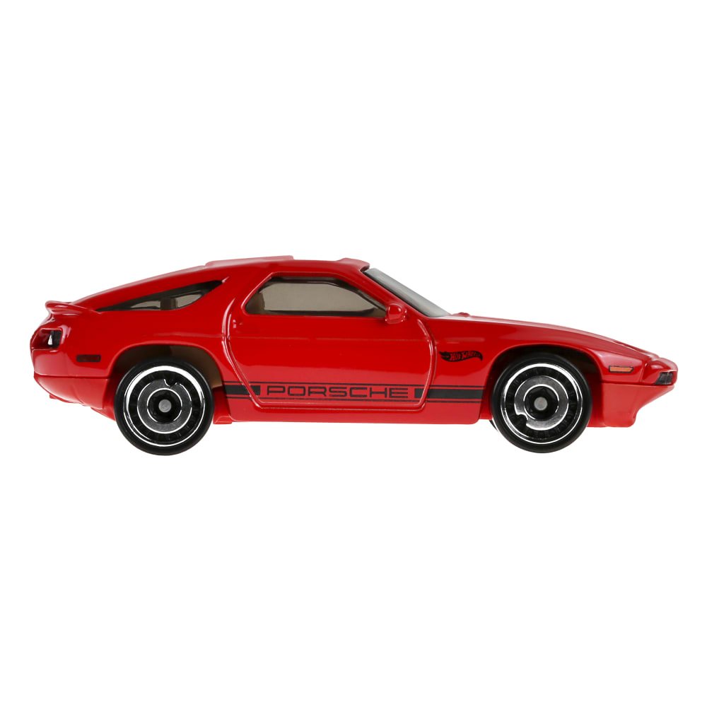 2025 1983 Porsche 928S Red: Image 6