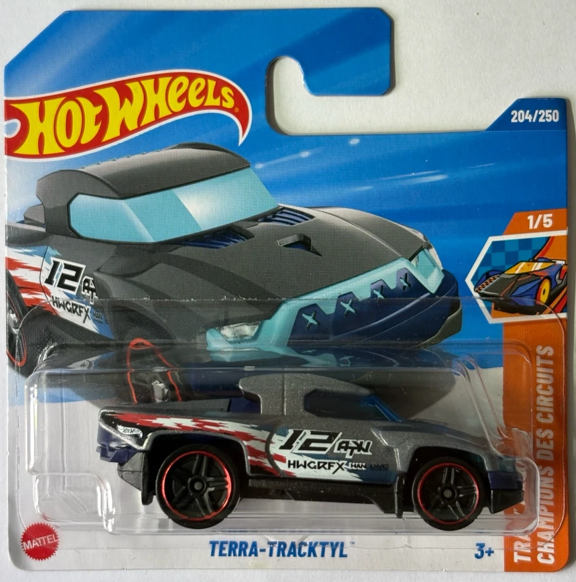 2025 Terra-Tracktyl Grey: Short: Image 3