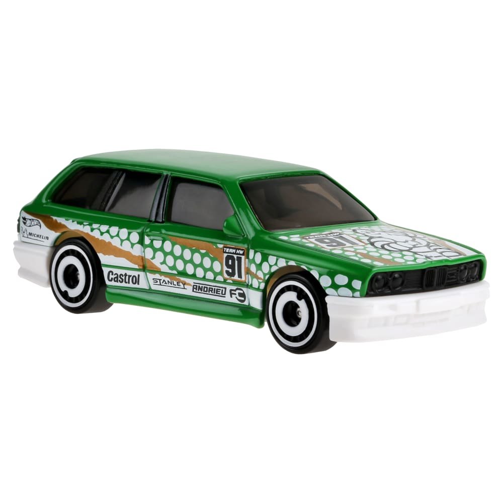 2025 BMW M3 Wagon Green: Image 7