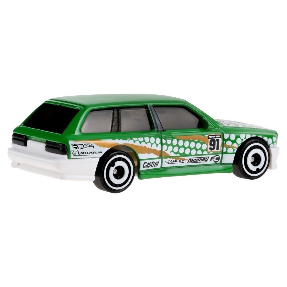 2025 BMW M3 Wagon Green: Image 5