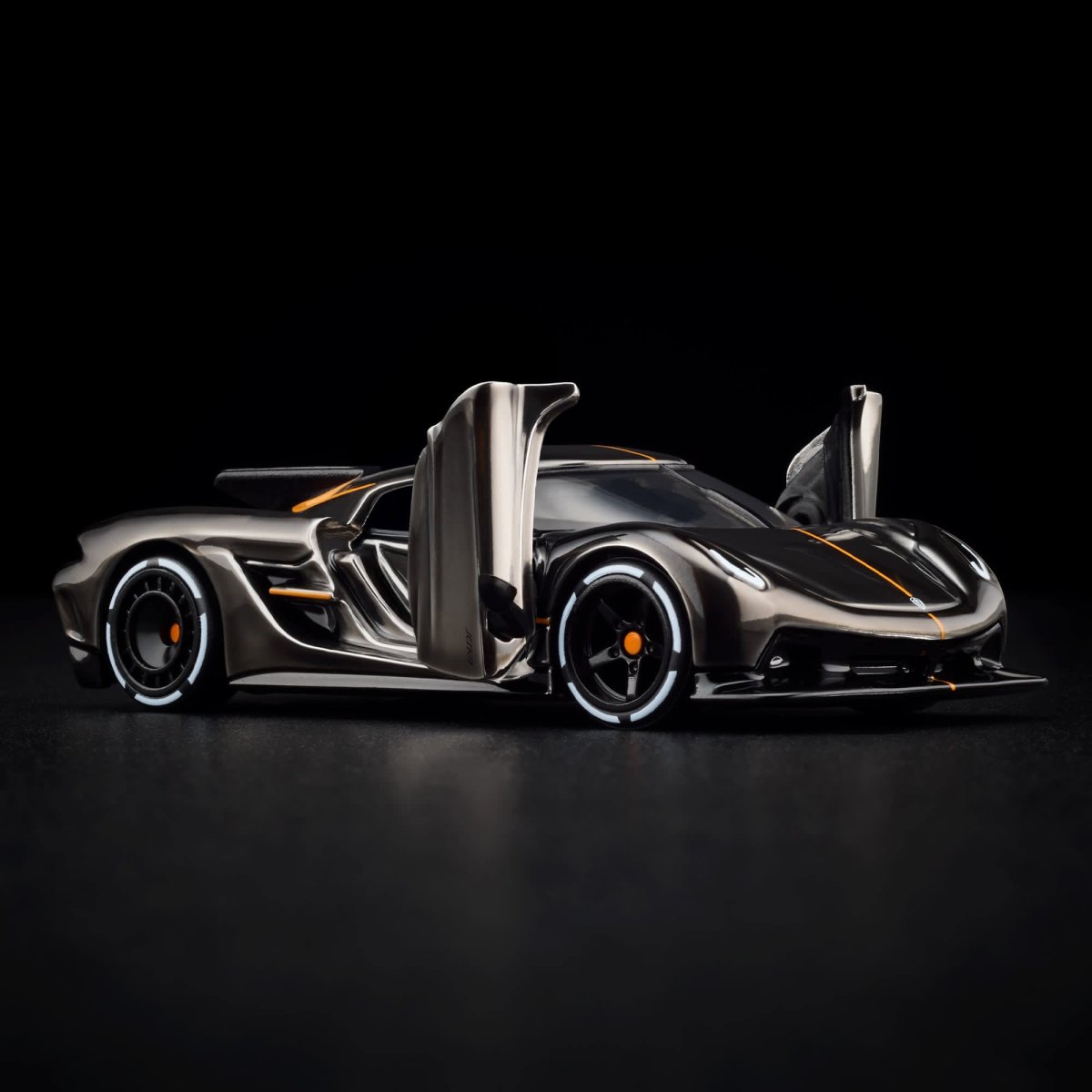 2025 Koenigsegg Jesko Absolut Black: Image 17