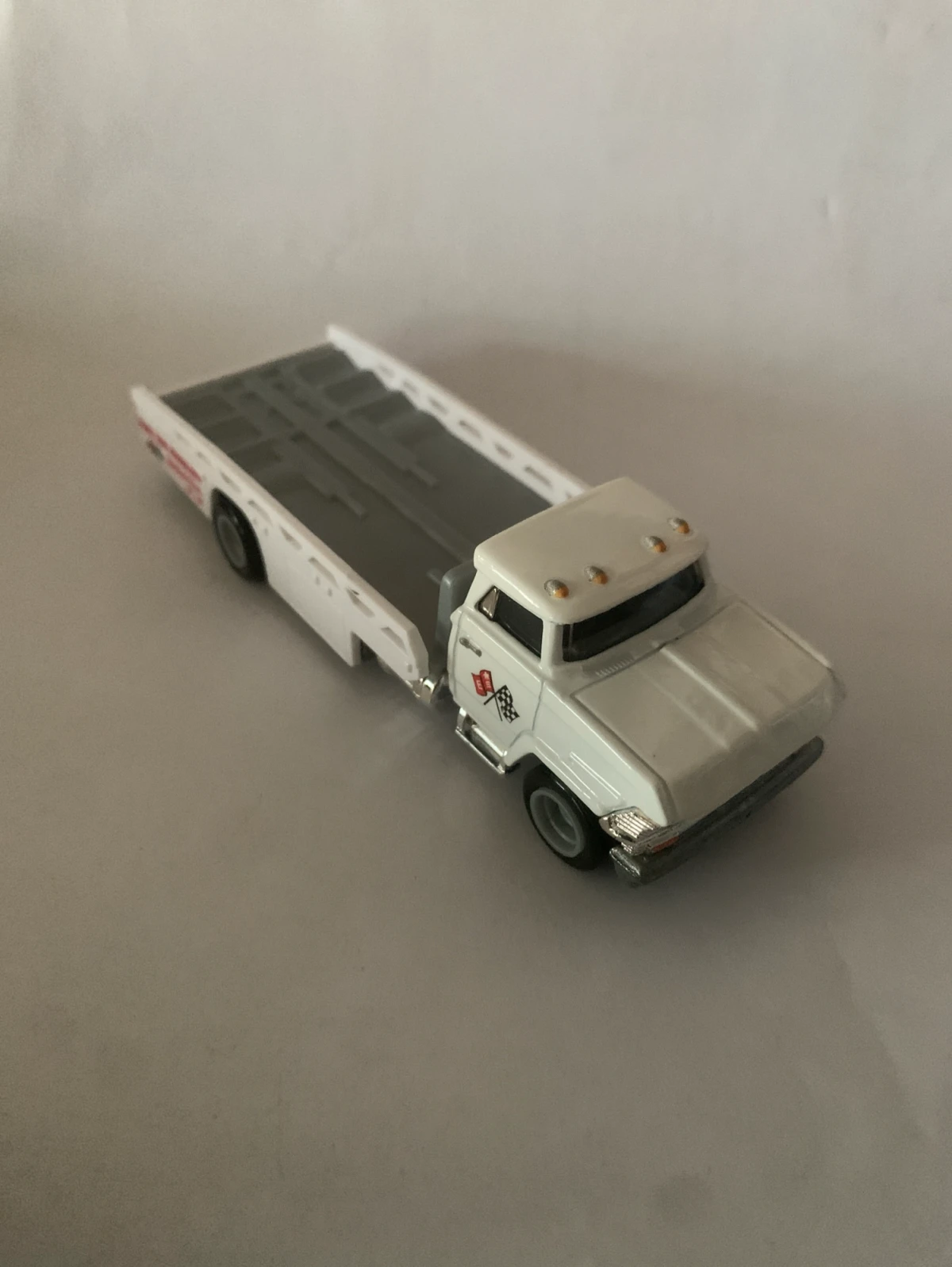 2026 61 Impala & Horizon Hauler White: No Package: Image 4