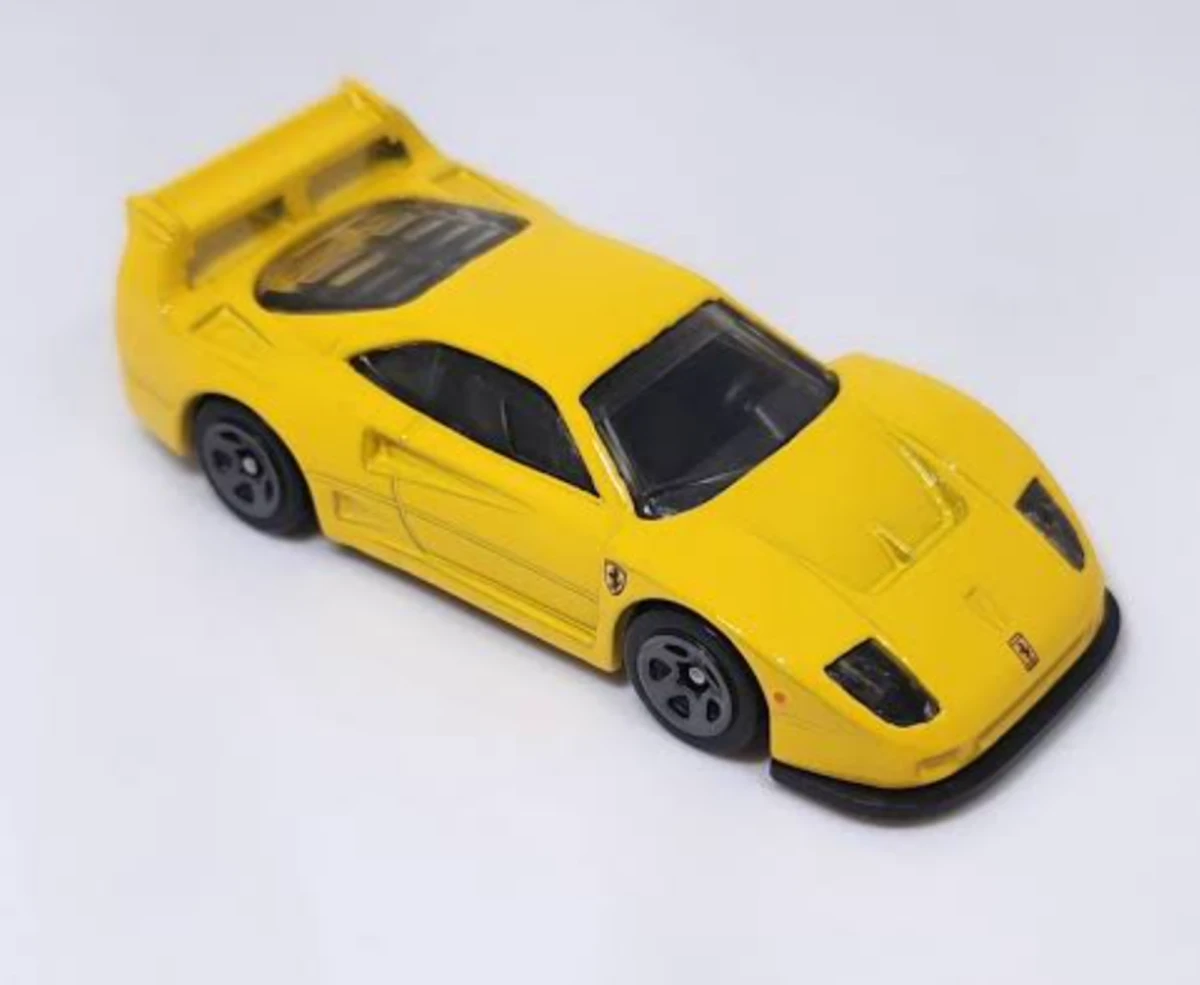 2025 Ferrari F40 Competizione Yellow: No Package: Image 4