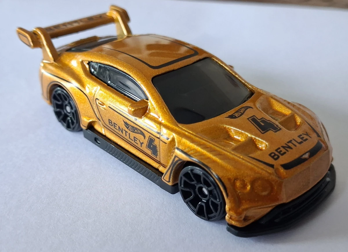 2025 2018 Bentley Continental GT3 Gold: No Package: Image 4